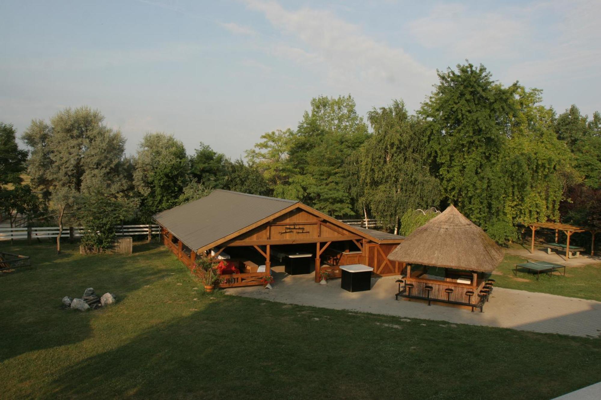 Hotel Georgshof Podersdorf am See Esterno foto